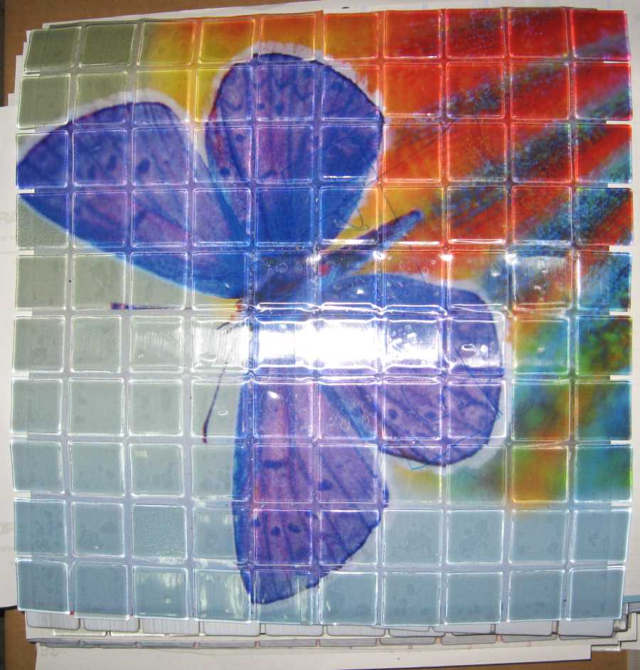 Печать на плитке стеклянной для изготовления мозаики.